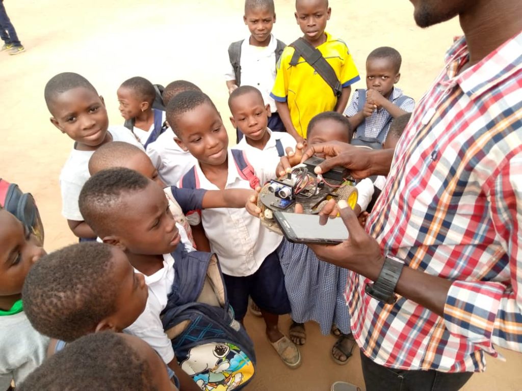 L'Académie des Sciences nourrit le désire scientifique chez les jeunes